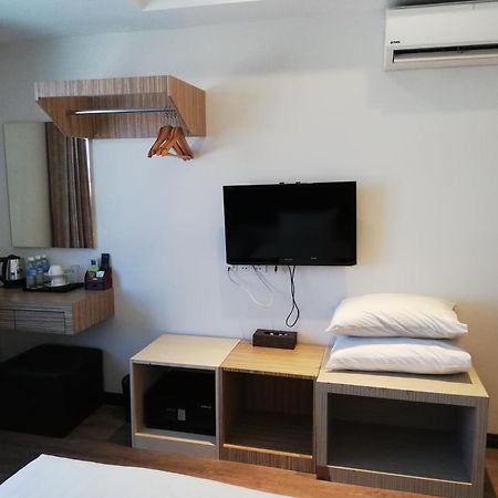Ease Hotel Kota Kinabalu Dış mekan fotoğraf