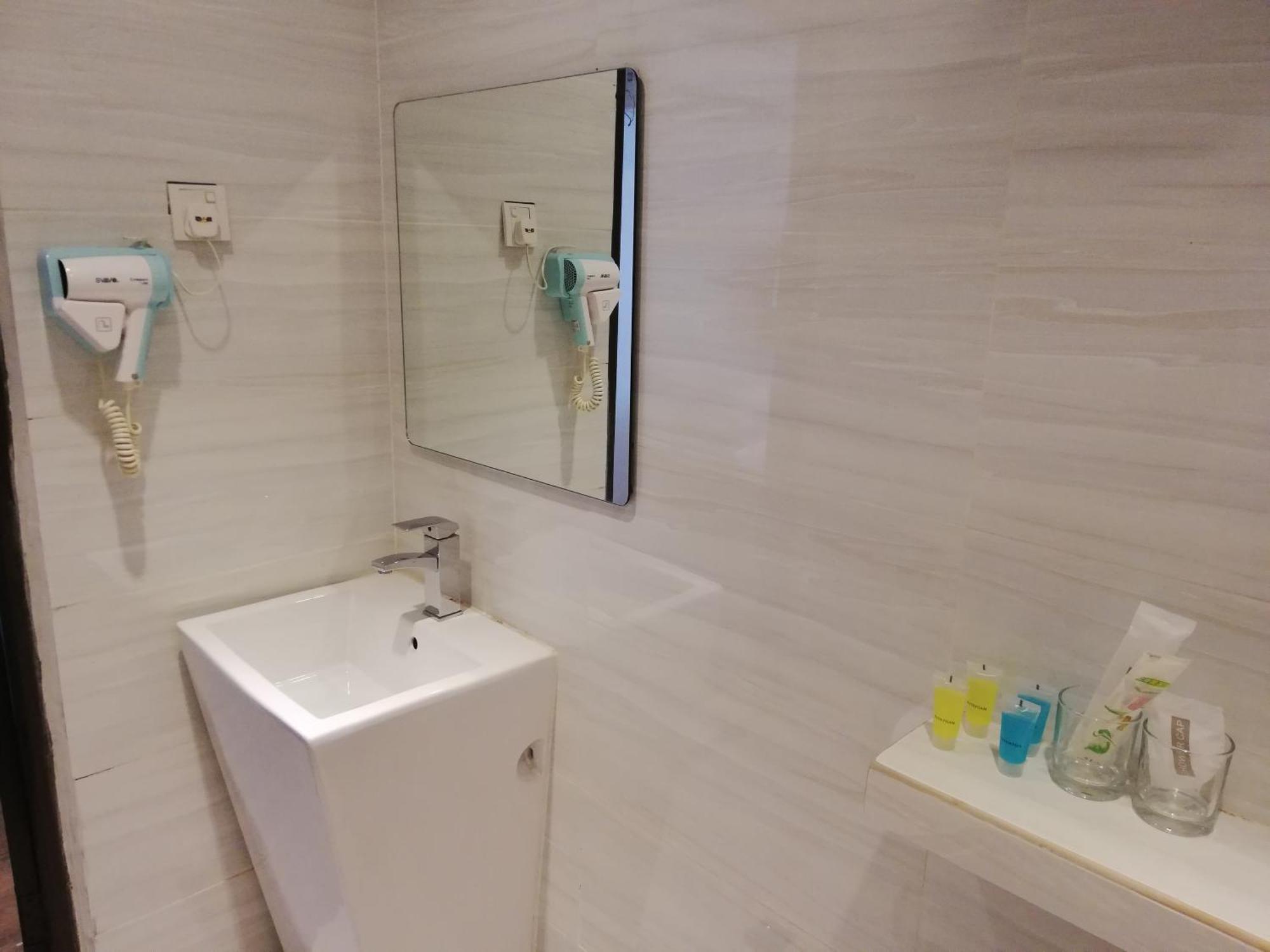 Ease Hotel Kota Kinabalu Dış mekan fotoğraf