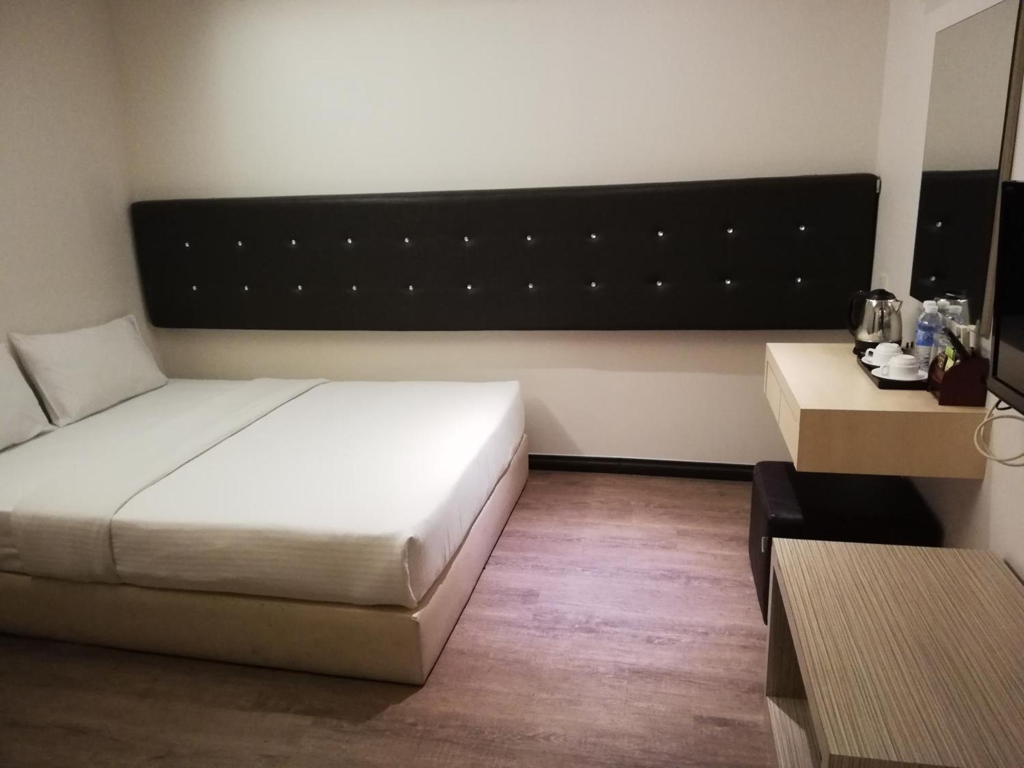Ease Hotel Kota Kinabalu Dış mekan fotoğraf