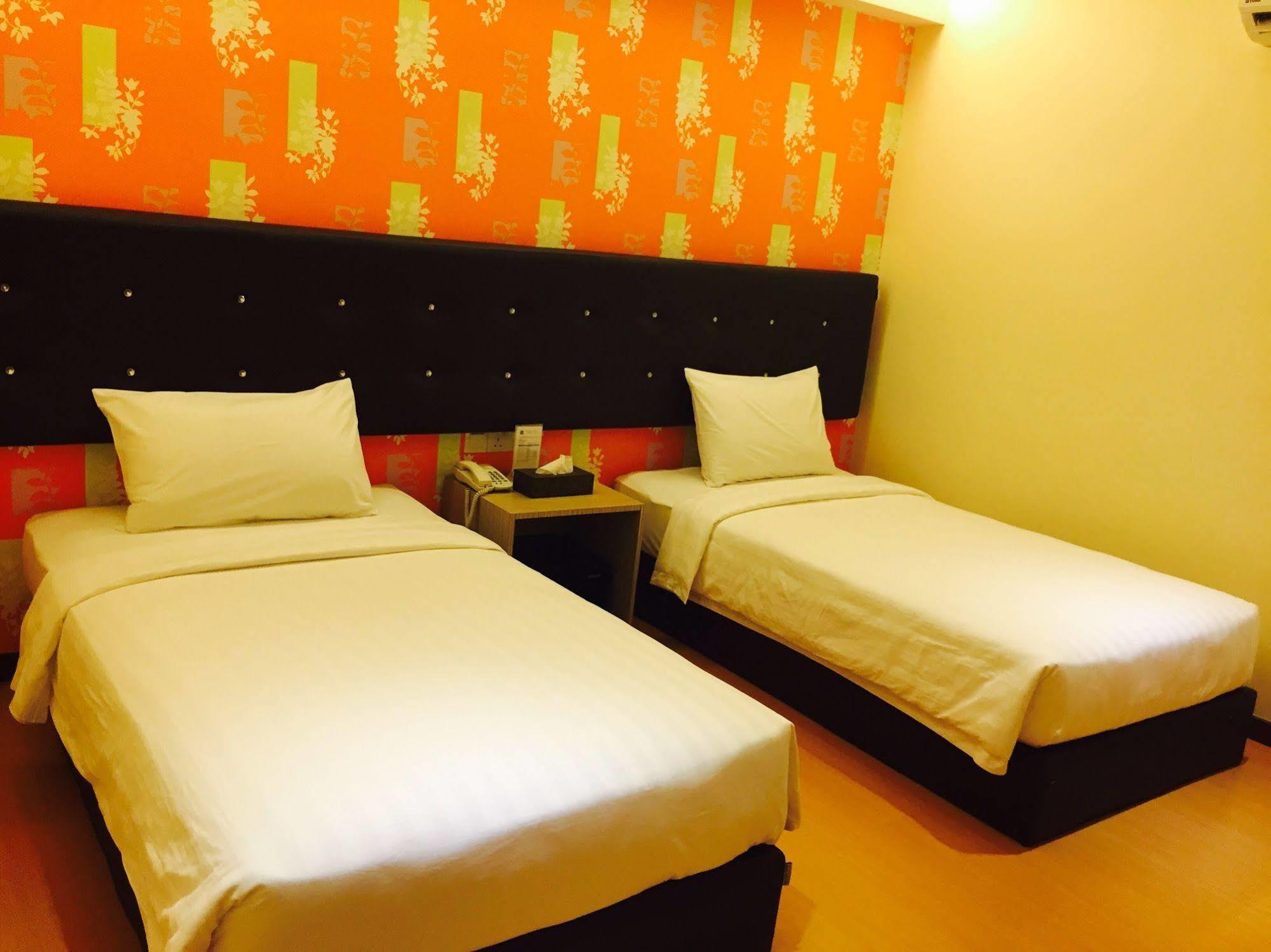 Ease Hotel Kota Kinabalu Dış mekan fotoğraf