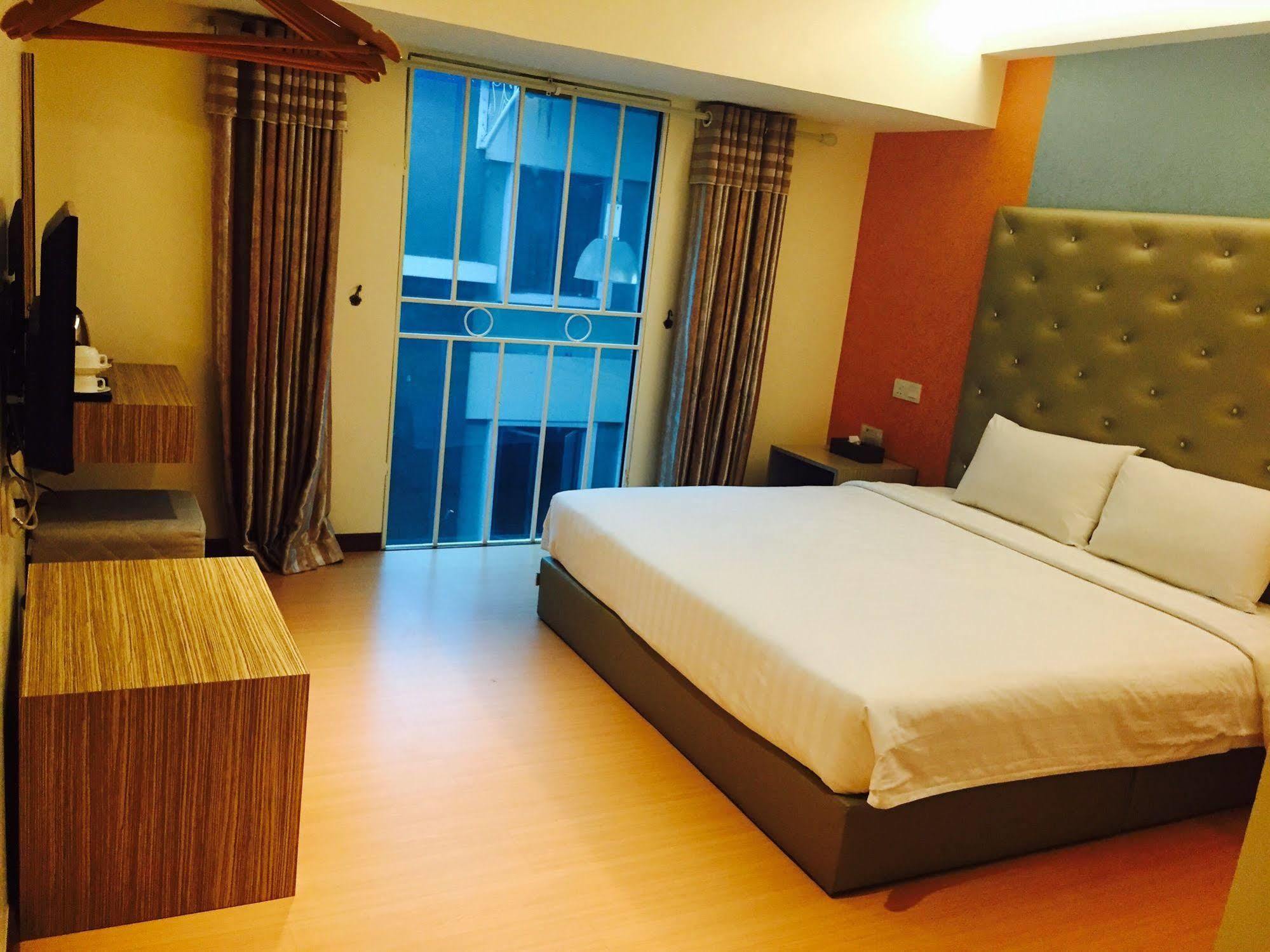 Ease Hotel Kota Kinabalu Dış mekan fotoğraf