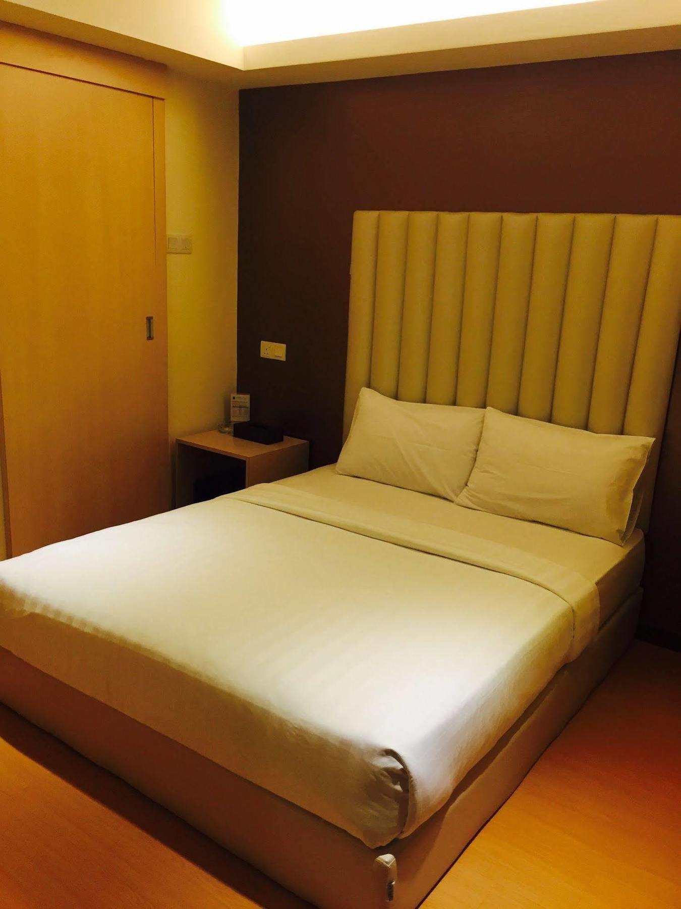 Ease Hotel Kota Kinabalu Dış mekan fotoğraf