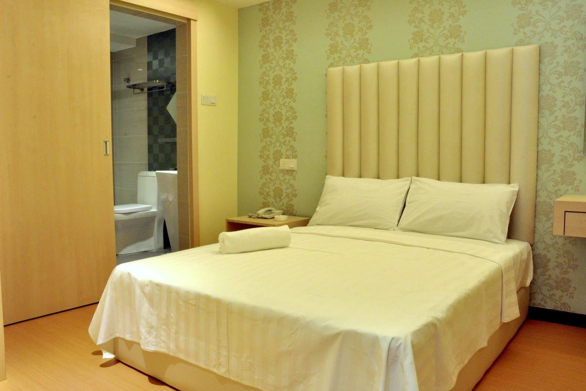 Ease Hotel Kota Kinabalu Dış mekan fotoğraf
