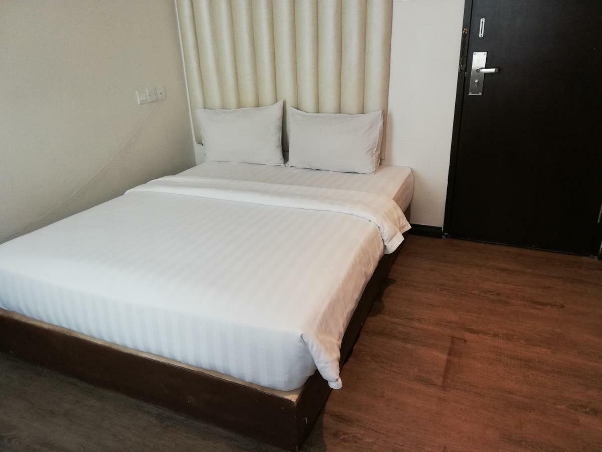 Ease Hotel Kota Kinabalu Dış mekan fotoğraf
